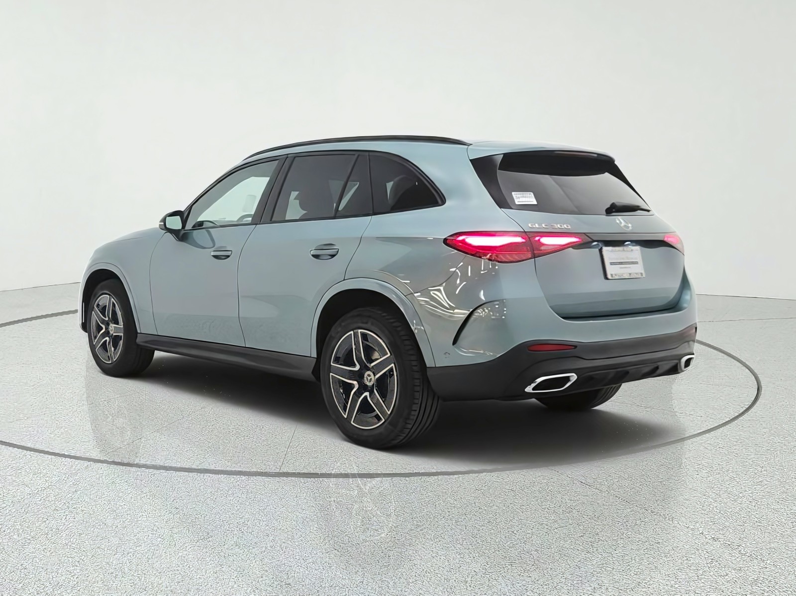 New 2027 Verde Silver Metallic Mercedes-Benz GLC 300 SUV image 7
