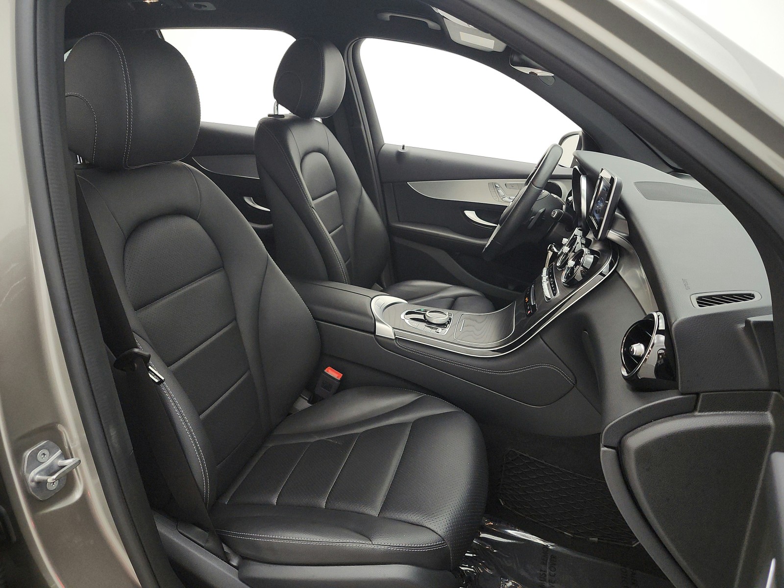 Used 2019 Mojave Silver Metallic Mercedes-Benz GLC 300 SUV image 20