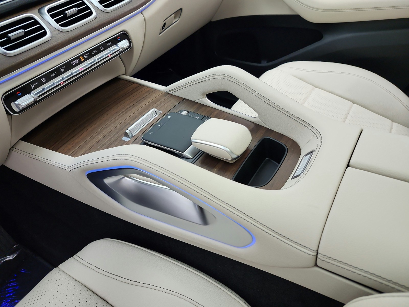 New 2026 Black Mercedes-Benz GLE 350 4MATIC® SUV image 10