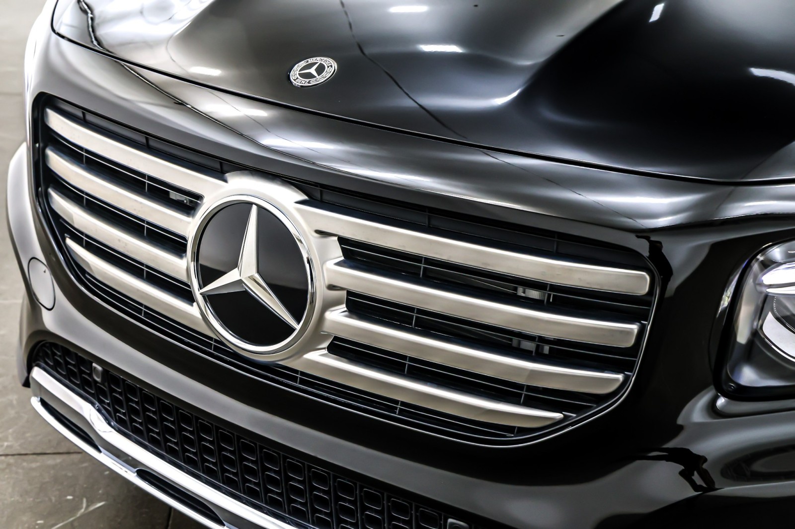 New 2026 Night Black Mercedes-Benz GLB 250 image 13