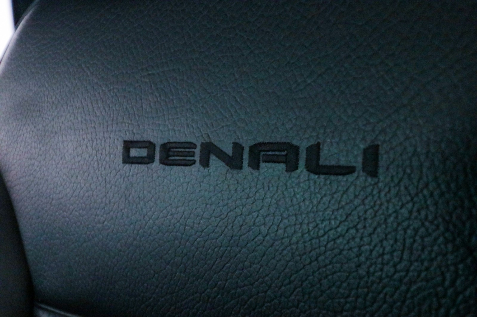 Used Car 2022 Gmc Yukon Xl  Denali For Sale Under $50,000 In Austin, Texas