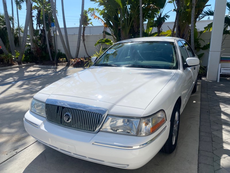 2005 Mercury Grand Marquis GS LOW MILES 49,348 in , 