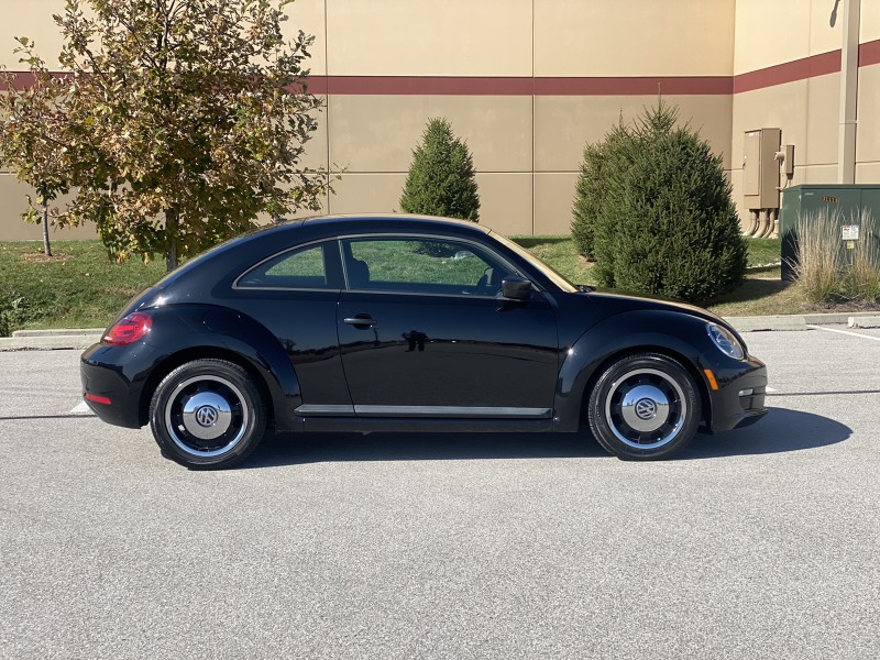2013 Volkswagen Beetle Coupe 2.5L in CHESTERFIELD, Missouri