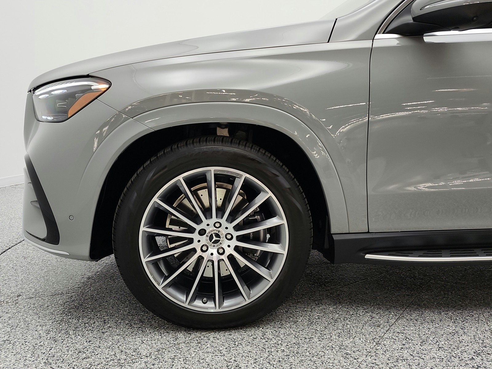 New 2026 MANUFAKTUR Alpine Grey Mercedes-Benz GLE 580 4MATIC® SUV image 15