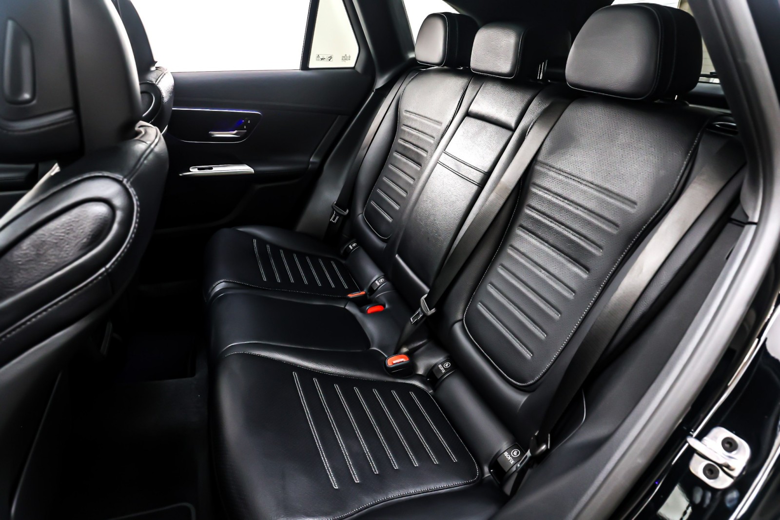 New 2026 Black Mercedes-Benz GLC 300 image 8