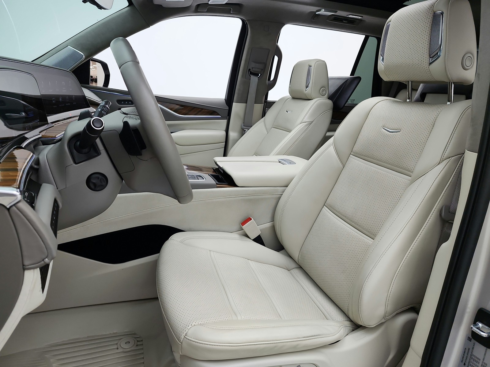 Used 2024 Sandstone Metallic Cadillac 4WD Sport Platinum image 13