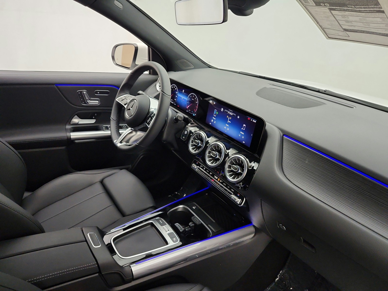 New 2026 Polar White Mercedes-Benz GLA 250 SUV image 13