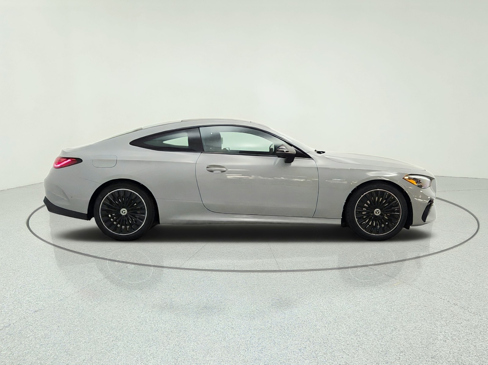 New 2027 MANUFAKTUR Alpine Grey Metallic Mercedes-Benz CLE 300 4MATIC® Coupe image 4