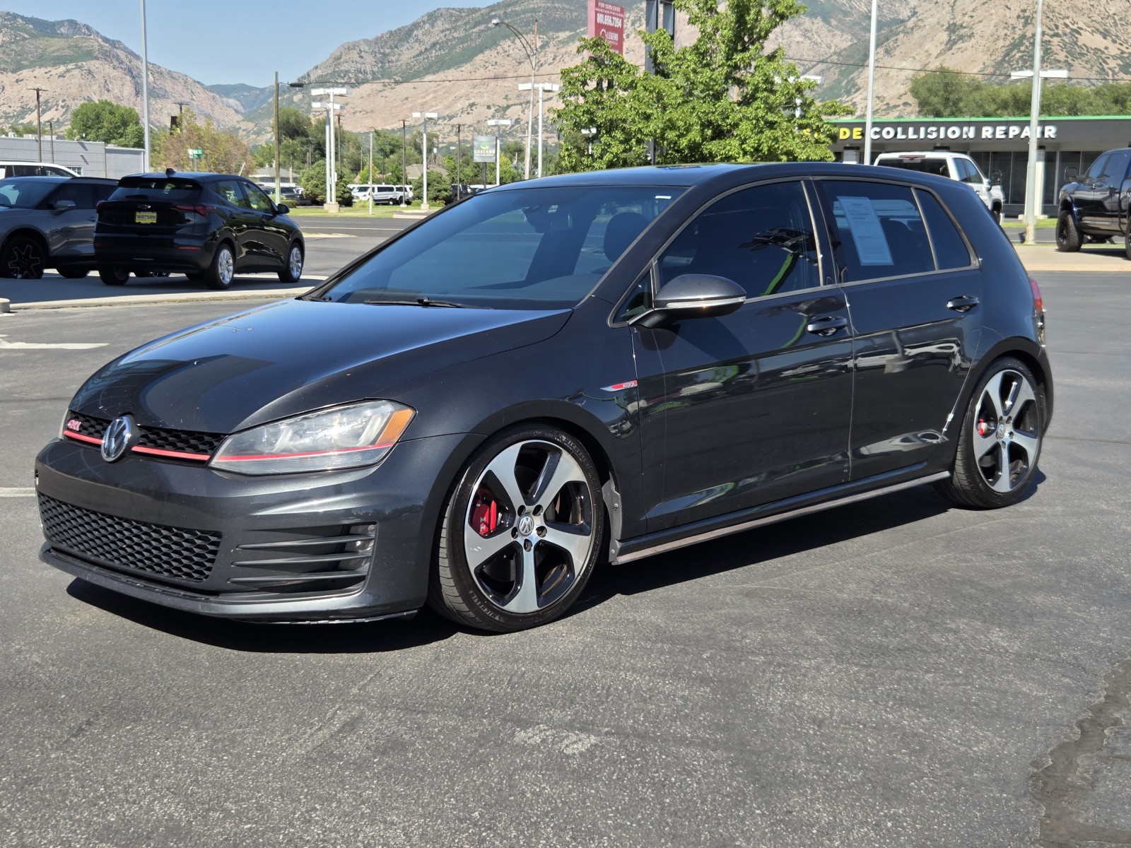 2017 Volkswagen Golf GTI 2.0T Sport 4-Door FWD