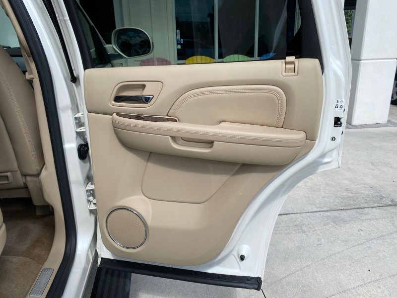 2010 Cadillac Escalade SUNROOF NAV Premium LOW MILES 66,933 in ,