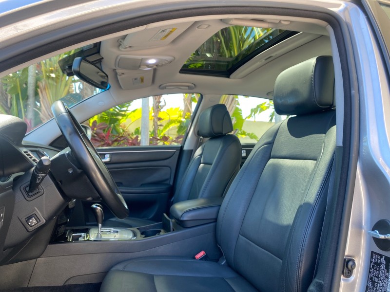 2012 Hyundai Genesis 3.8L SUNROOF PREM PKG in , 