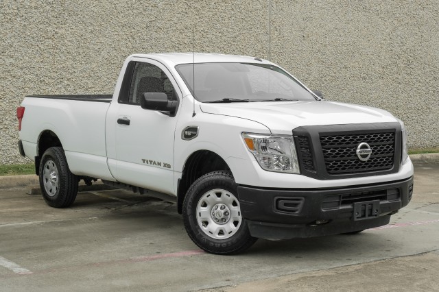 2019 Nissan Titan XD S 8