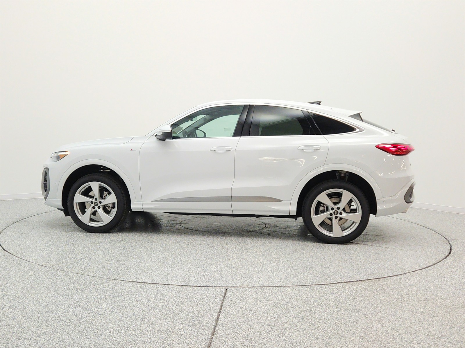 New 2026 Glacier White Metallic Audi Premium Plus 2.0 TFSI quattro image 8