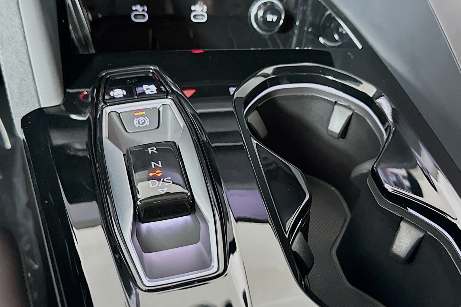 New 2026 Glacier White Metallic Audi Premium Plus image 7