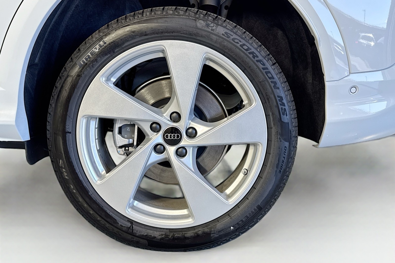 New 2025 Glacier White Metallic Audi Premium Plus 2.0 TFSI quattro image 10