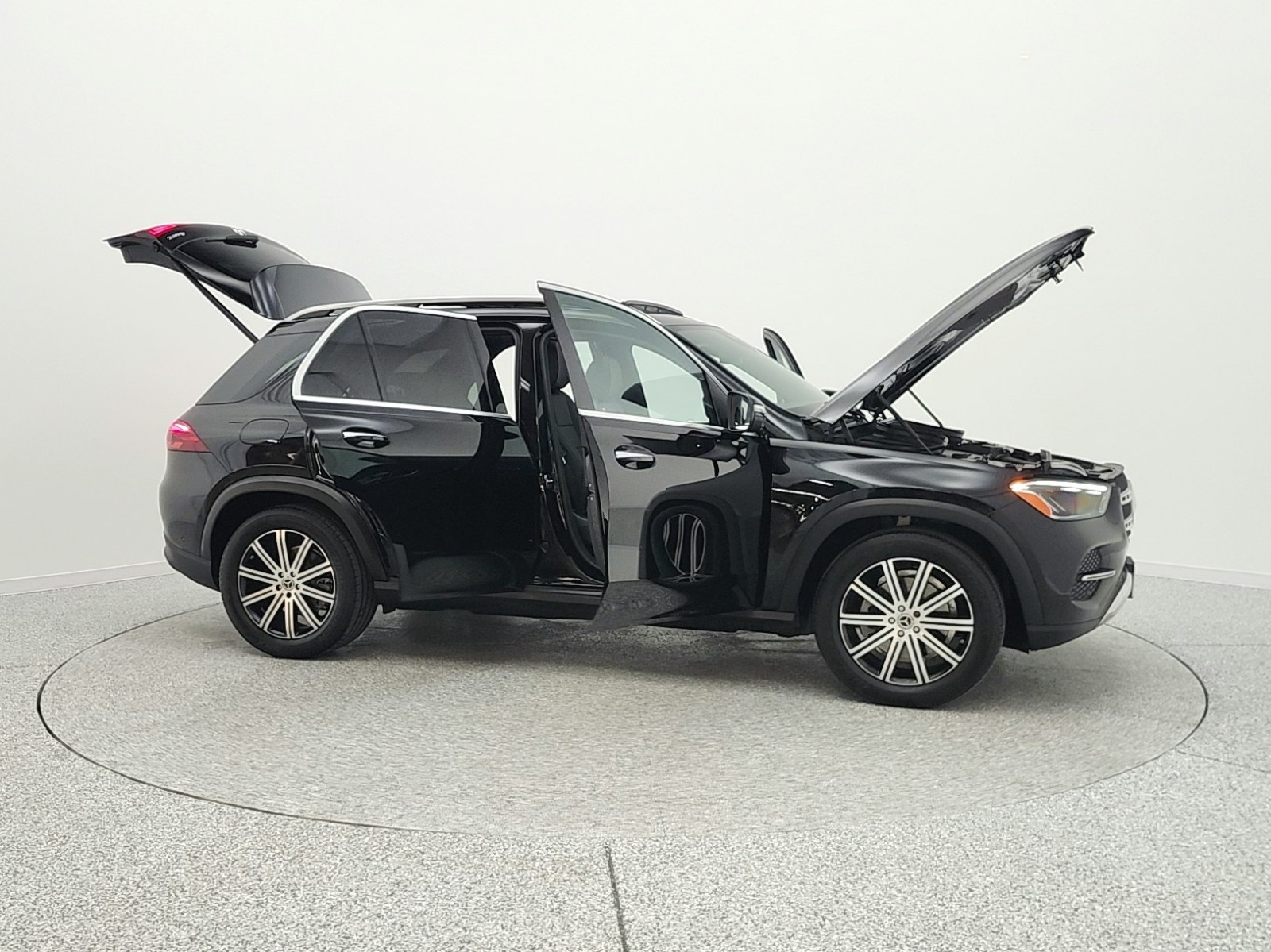 Certified Used 2026 Obsidian Black Metallic Mercedes-Benz GLE 350 4MATIC® SUV image 4