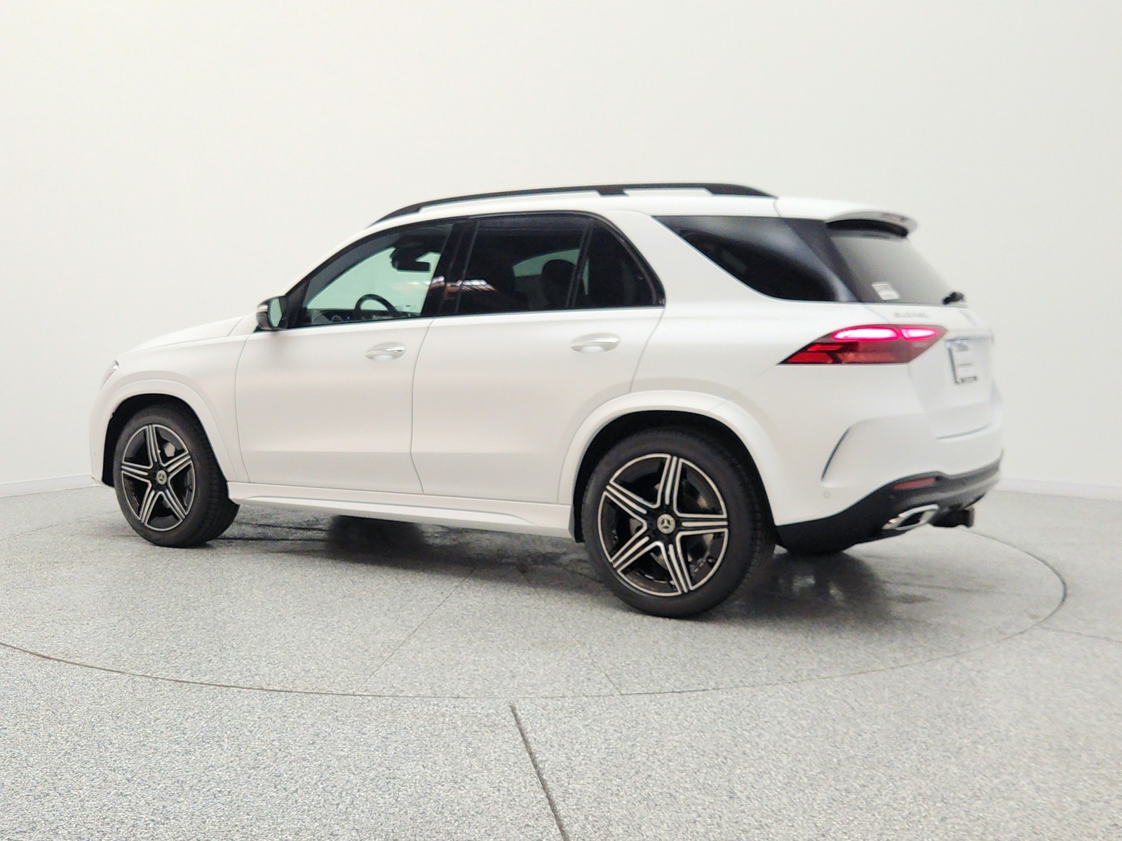 New 2026 MANUFAKTUR Moonlight White magno Mercedes-Benz GLE 450 4MATIC® SUV image 8