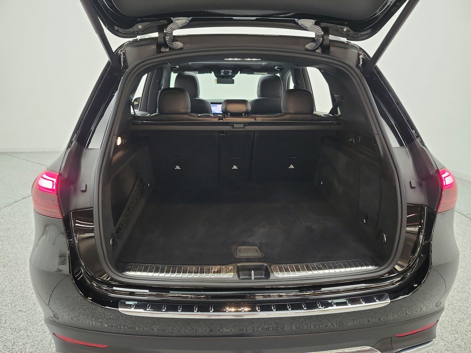Certified Used 2024 Black Mercedes-Benz GLE 350 4MATIC® SUV image 21