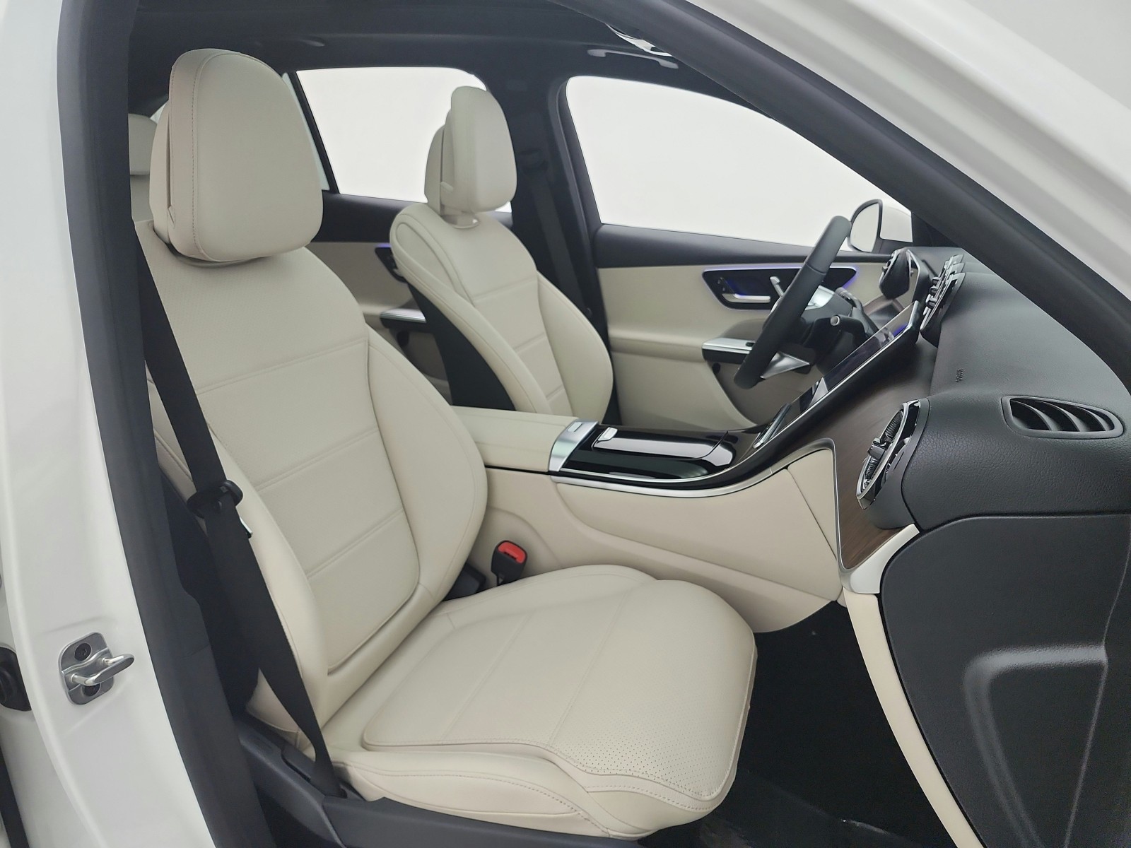 New 2026 Polar White Mercedes-Benz GLC 300 image 15