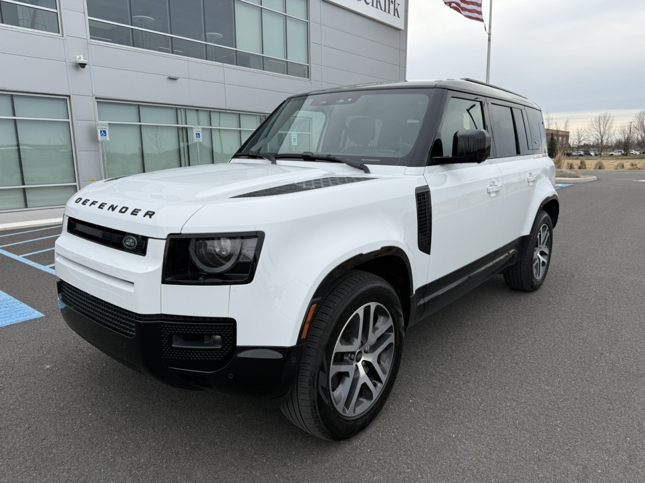 2024 Land Rover Defender 110 P400 X-Dynamic SE AWD