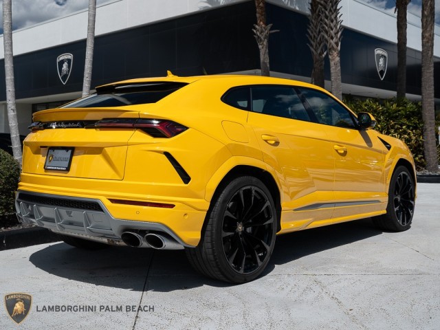 2020 Lamborghini Urus  in , 
