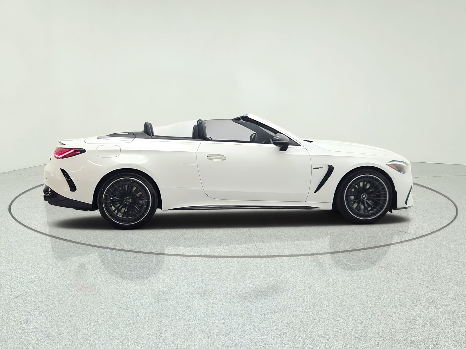New 2027 MOONLIGHT WHITE Mercedes-Benz AMG® CLE 53 4MATIC+ Cabriolet image 4