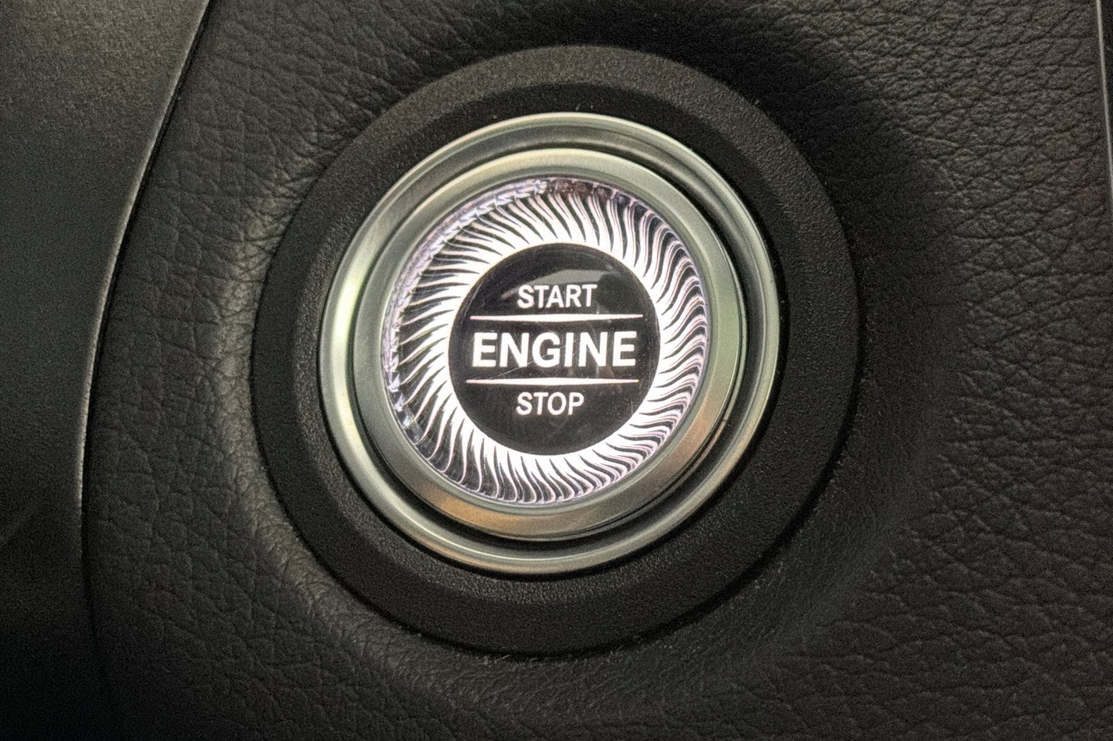 Used 2022 Black Mercedes-Benz GLC 300 SUV image 21