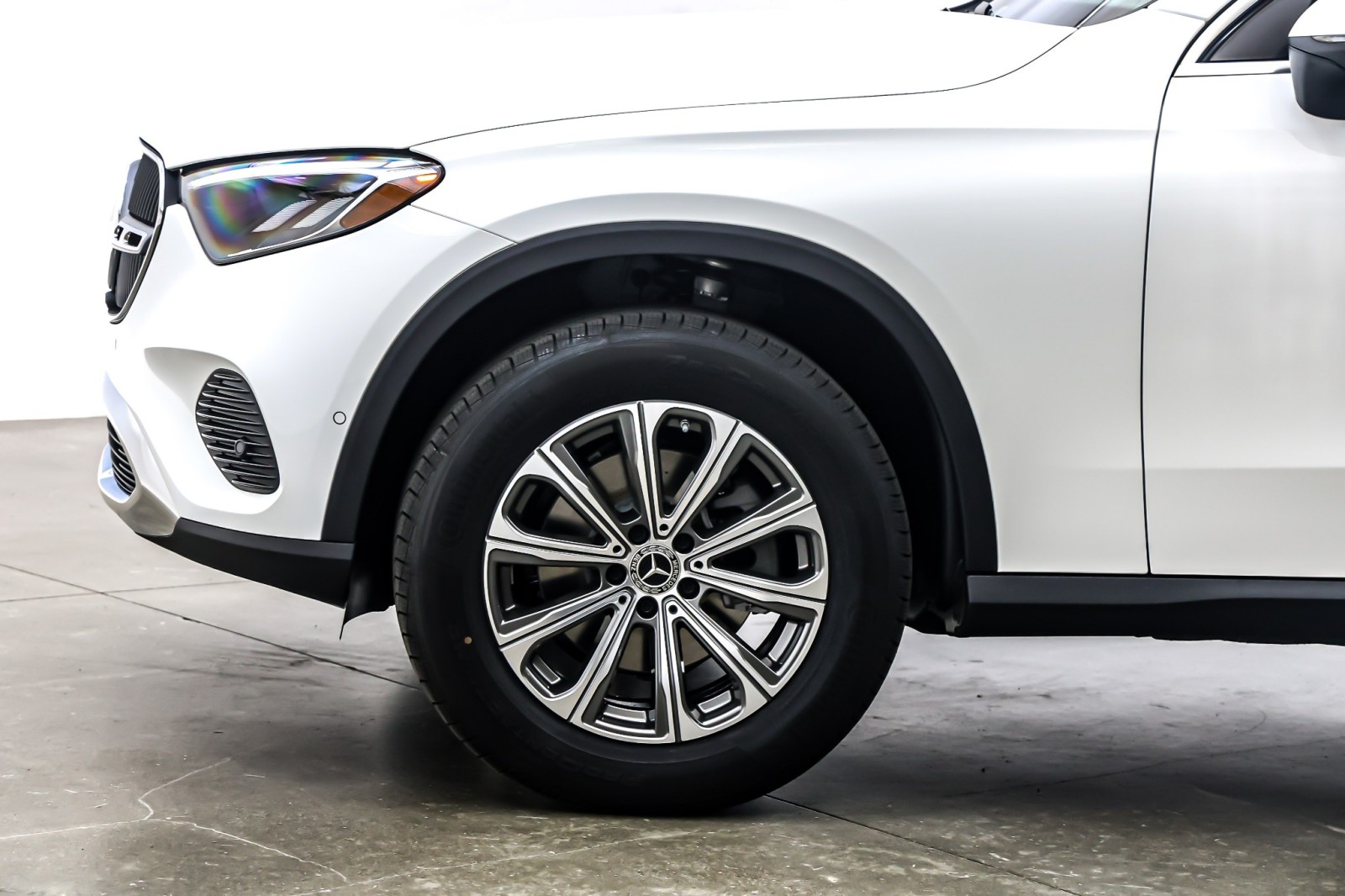 New 2026 Polar White Mercedes-Benz GLC 300 SUV image 10