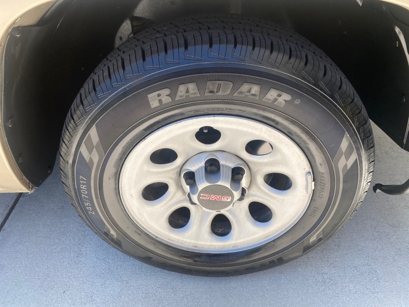 2005 GMC Sierra 1500 LOW MILES 83837 AC NO ACCIDENTS in ,