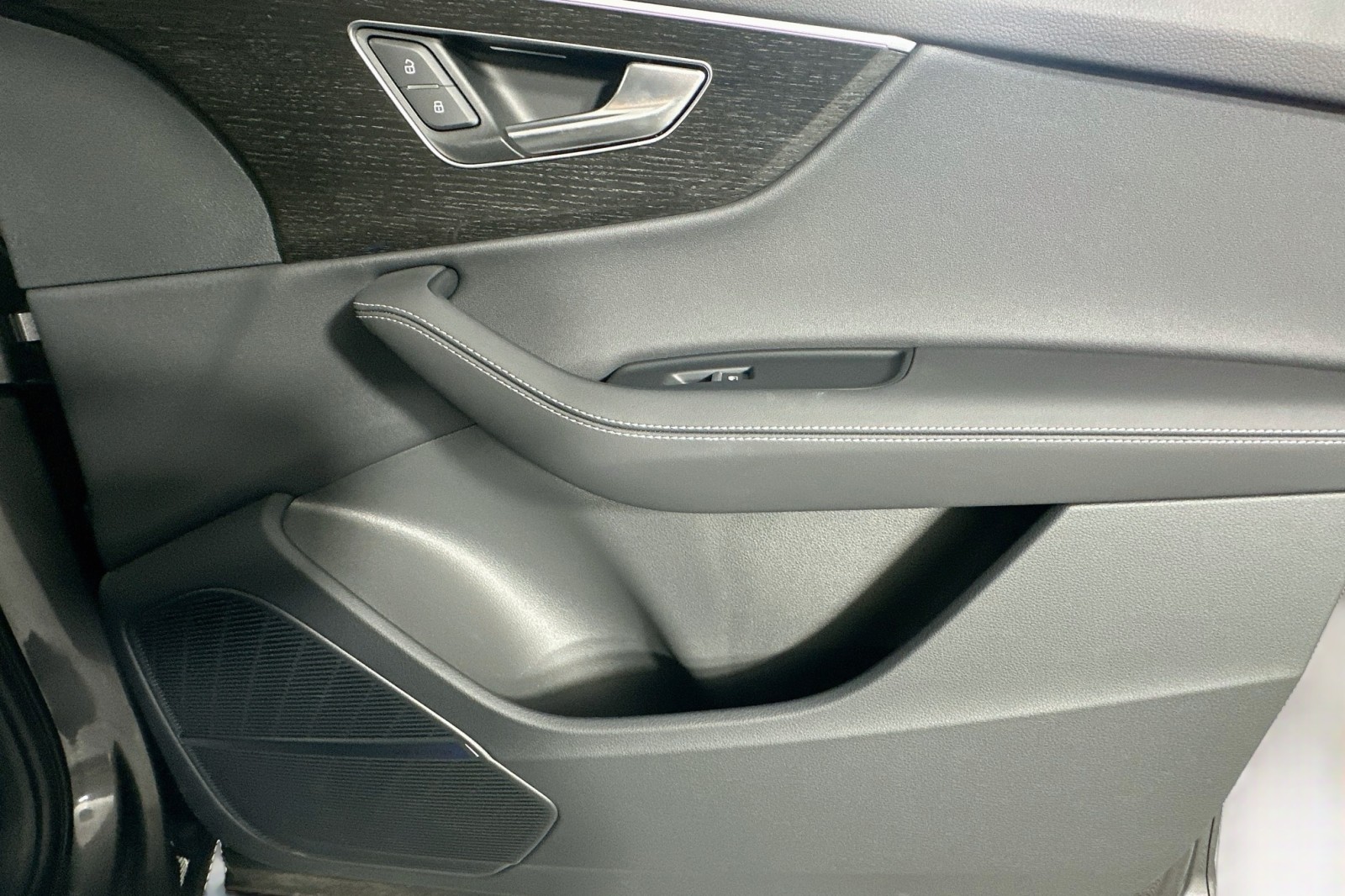 Used 2026 Samurai Gray Metallic Audi Premium Plus image 23