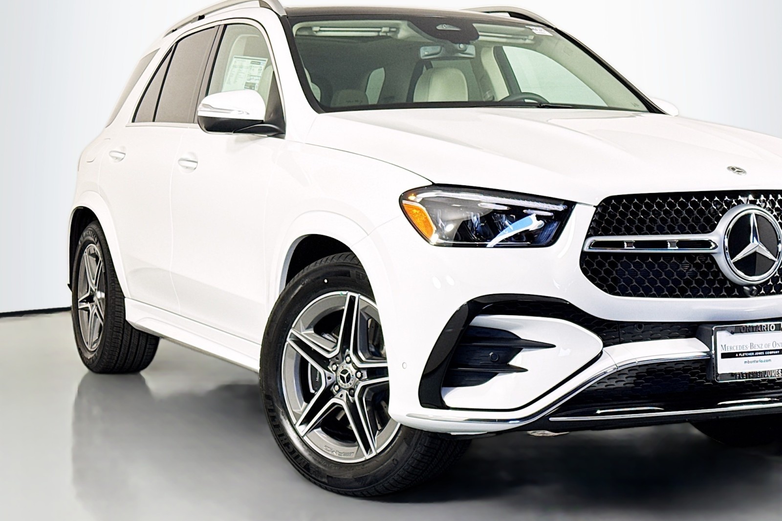 New 2026 Polar White Mercedes-Benz GLE 450 4MATIC® SUV image 13