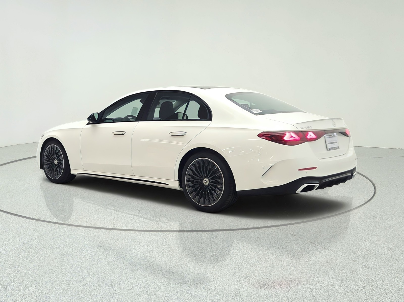 New 2027 Polar White Mercedes-Benz E 450 4MATIC® Sedan image 7