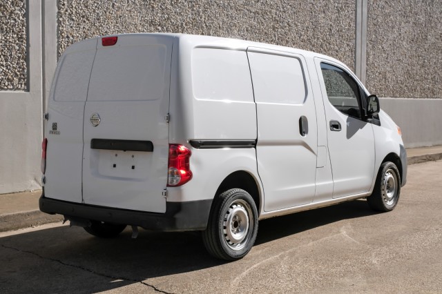 2018 Nissan NV200 Compact Cargo S 10