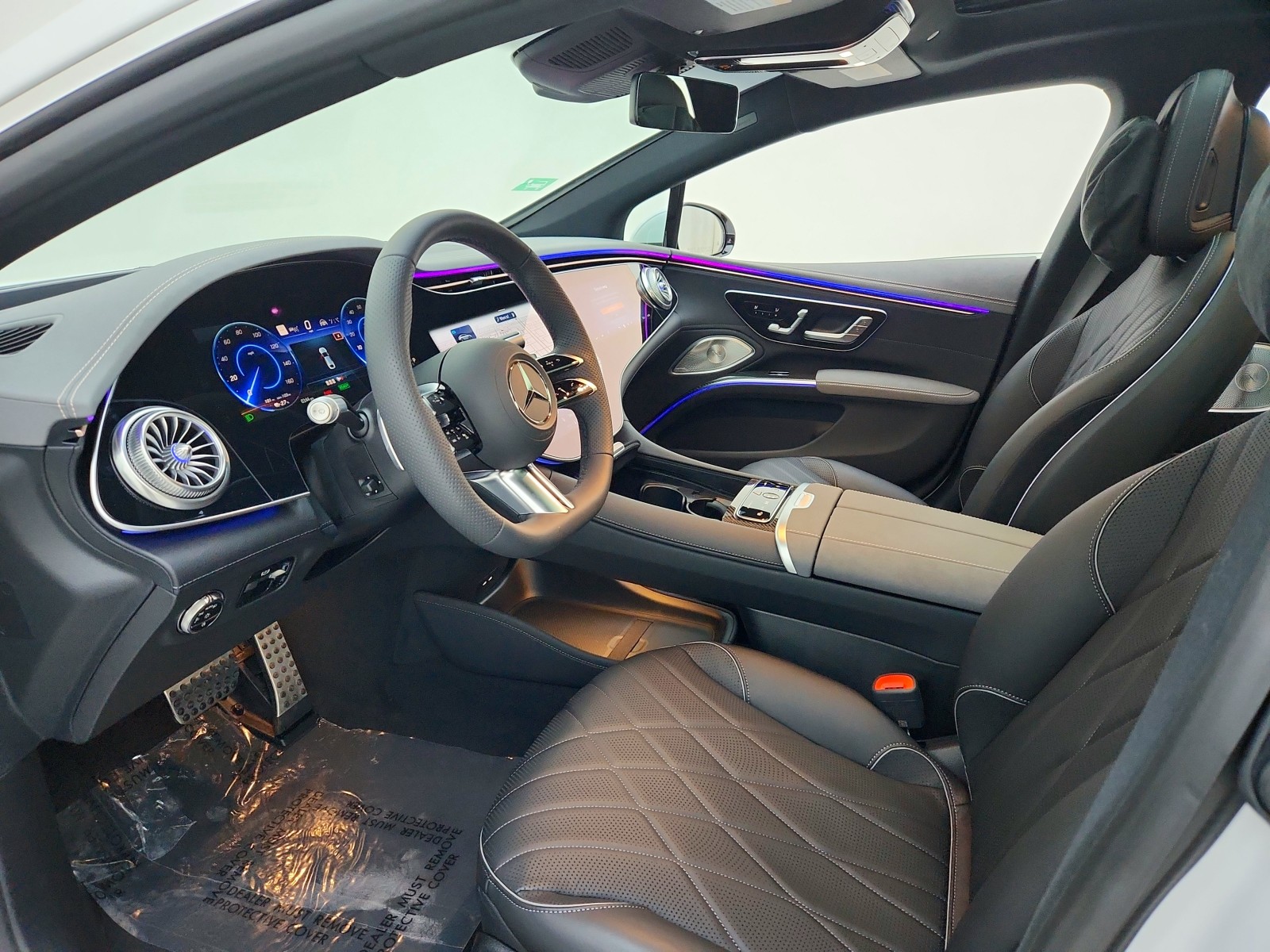 New 2026 MANUFAKTUR Signature Moonlight White Magno Mercedes-Benz EQS 580 4MATIC® Sedan image 16