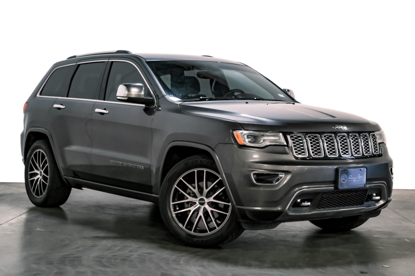 2018 Jeep Grand Cherokee Overland 4x4 PanoRoof Xenons AppleCarPlay HtdACSeats Nav 3