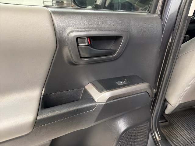 2022 Toyota Tacoma 4WD SR5 4WD V6 in , 