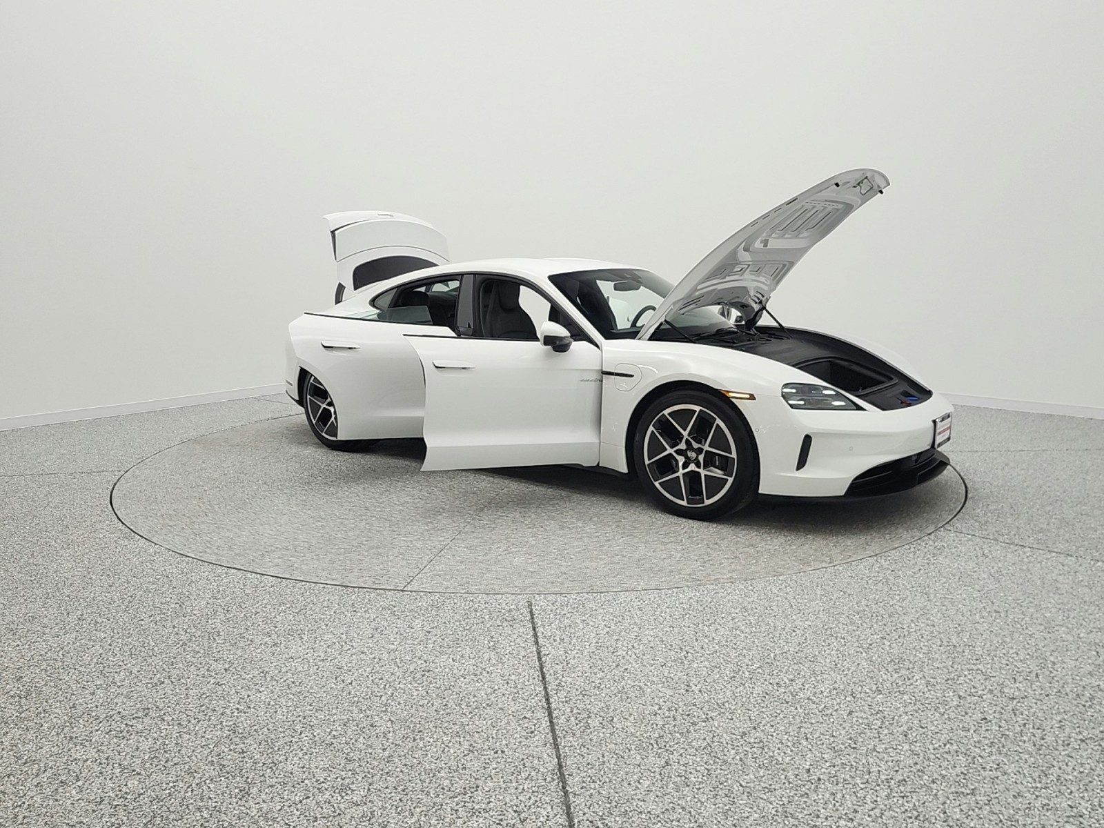 Used 2025 White Porsche RWD image 3