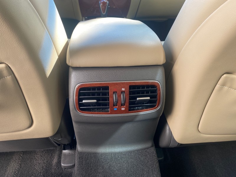 2013 Hyundai Genesis 3.8L LOW MILES 33,576 in , 