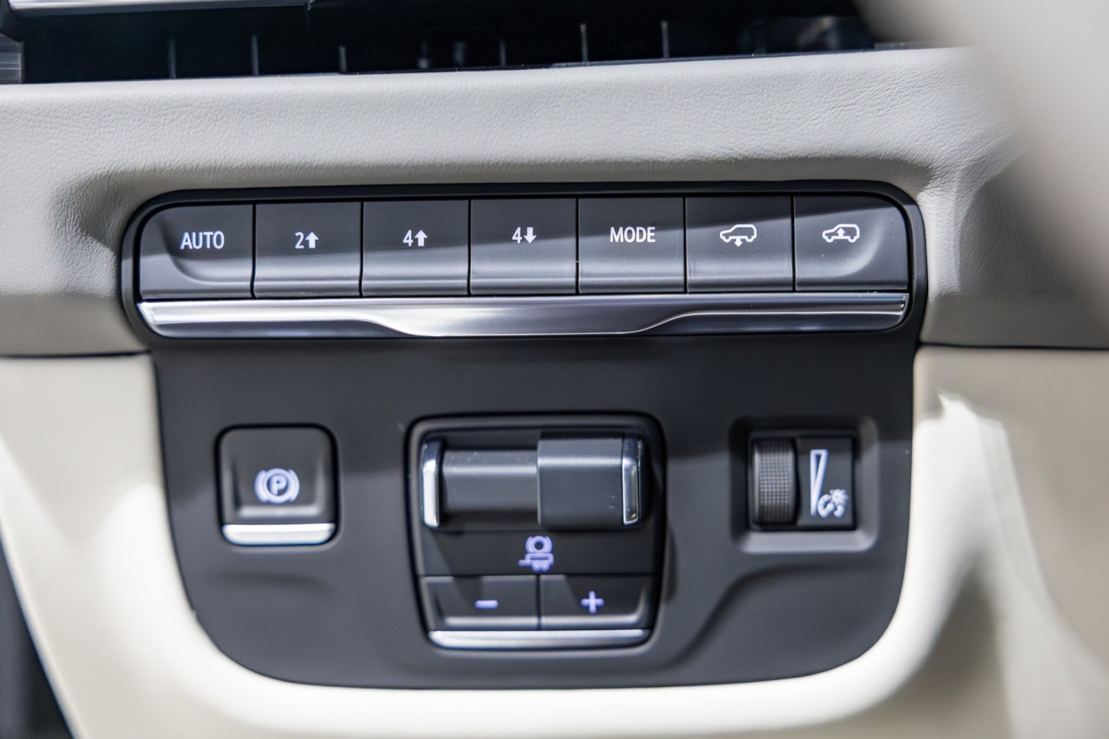 Used Car 2025 Cadillac Escalade  4wd Sport Platinum - 24 Inch Wheels - Crystal White Paint For Sale Under $120,000 In Boerne, Texas