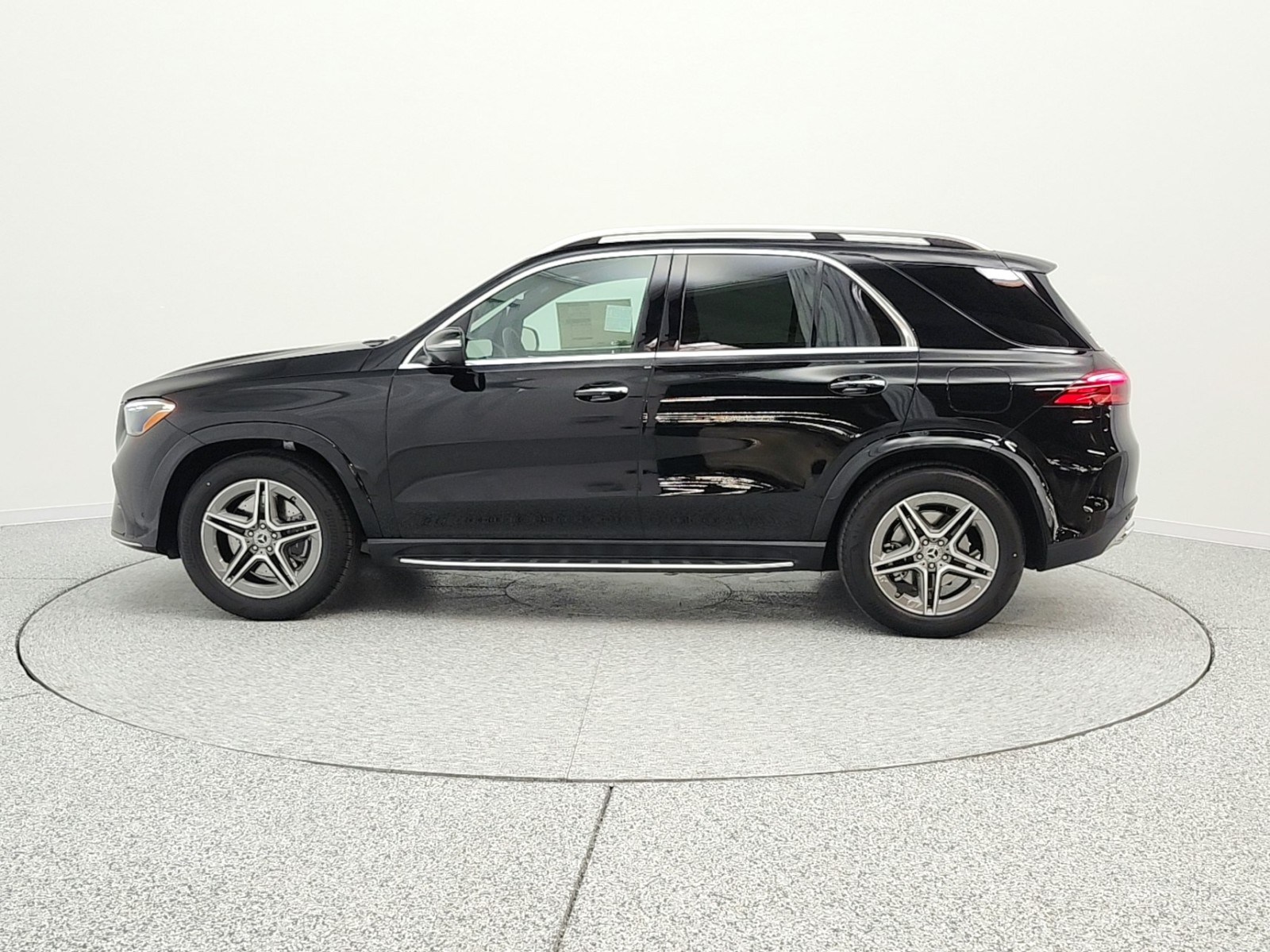 New 2026 Black Mercedes-Benz GLE 450e 4MATIC® SUV image 8