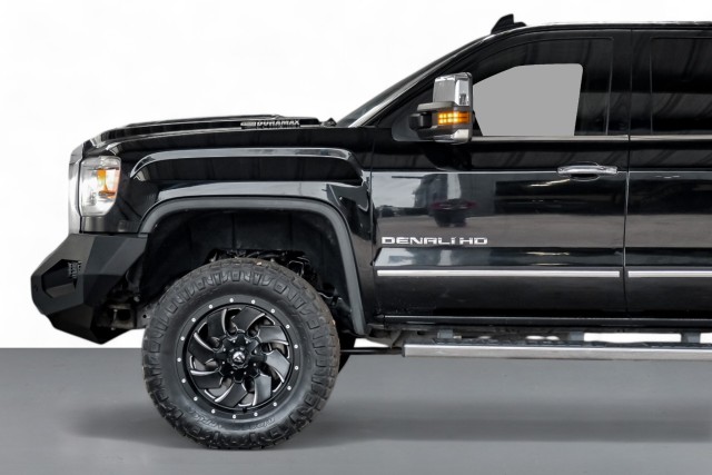 2017 GMC Sierra 2500HD Denali 12