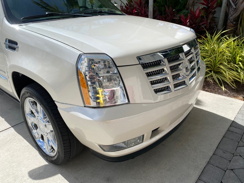 2010 Cadillac Escalade SUNROOF NAV Premium LOW MILES 66,933 in ,
