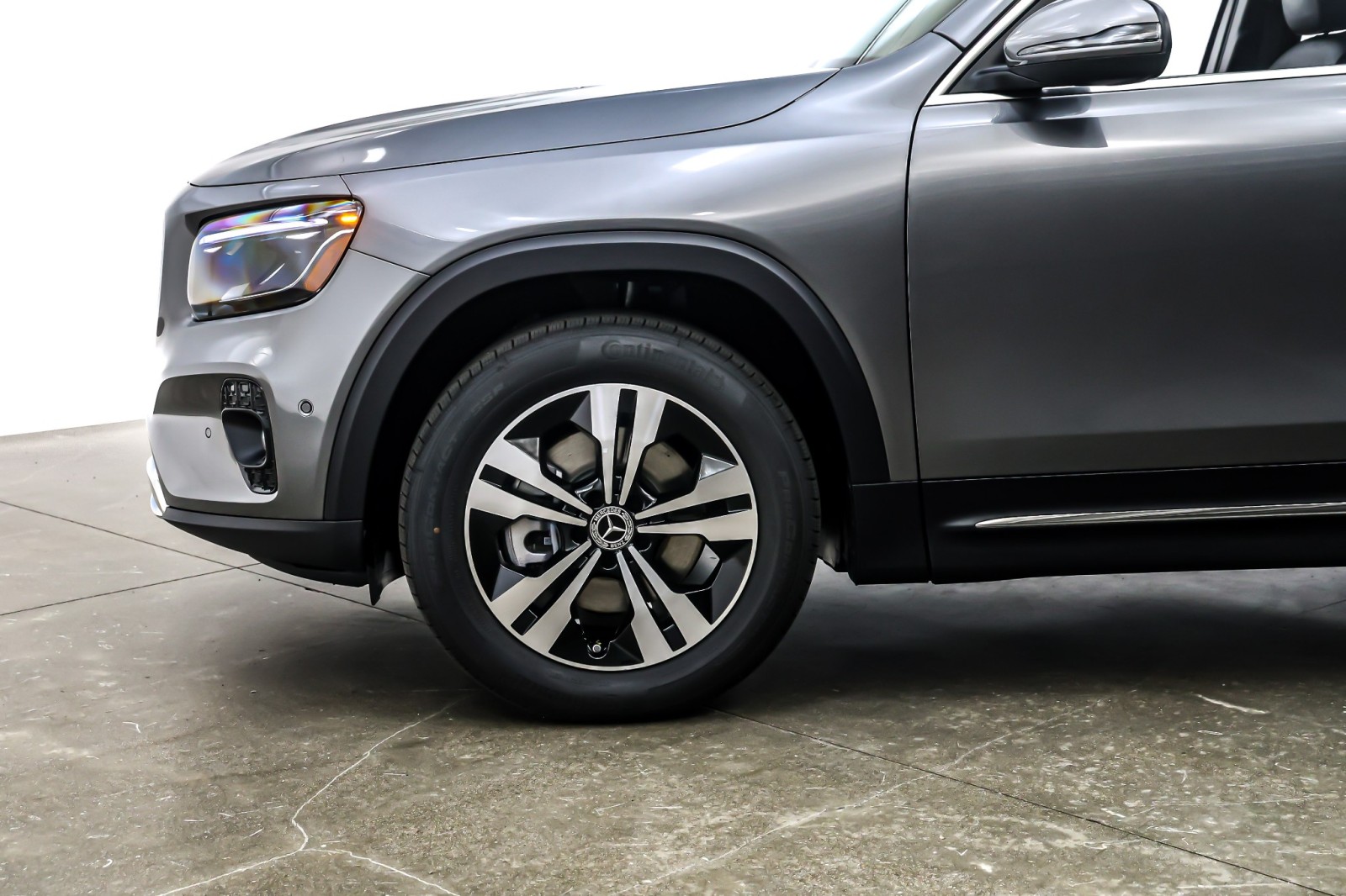 New 2026 Mountain Grey Metallic Mercedes-Benz GLB 250 image 10