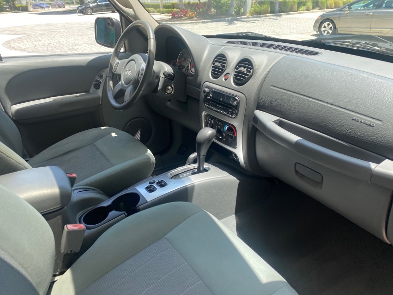 2006 Jeep Liberty 4WD Limited LOW MILES 75,410 in , 