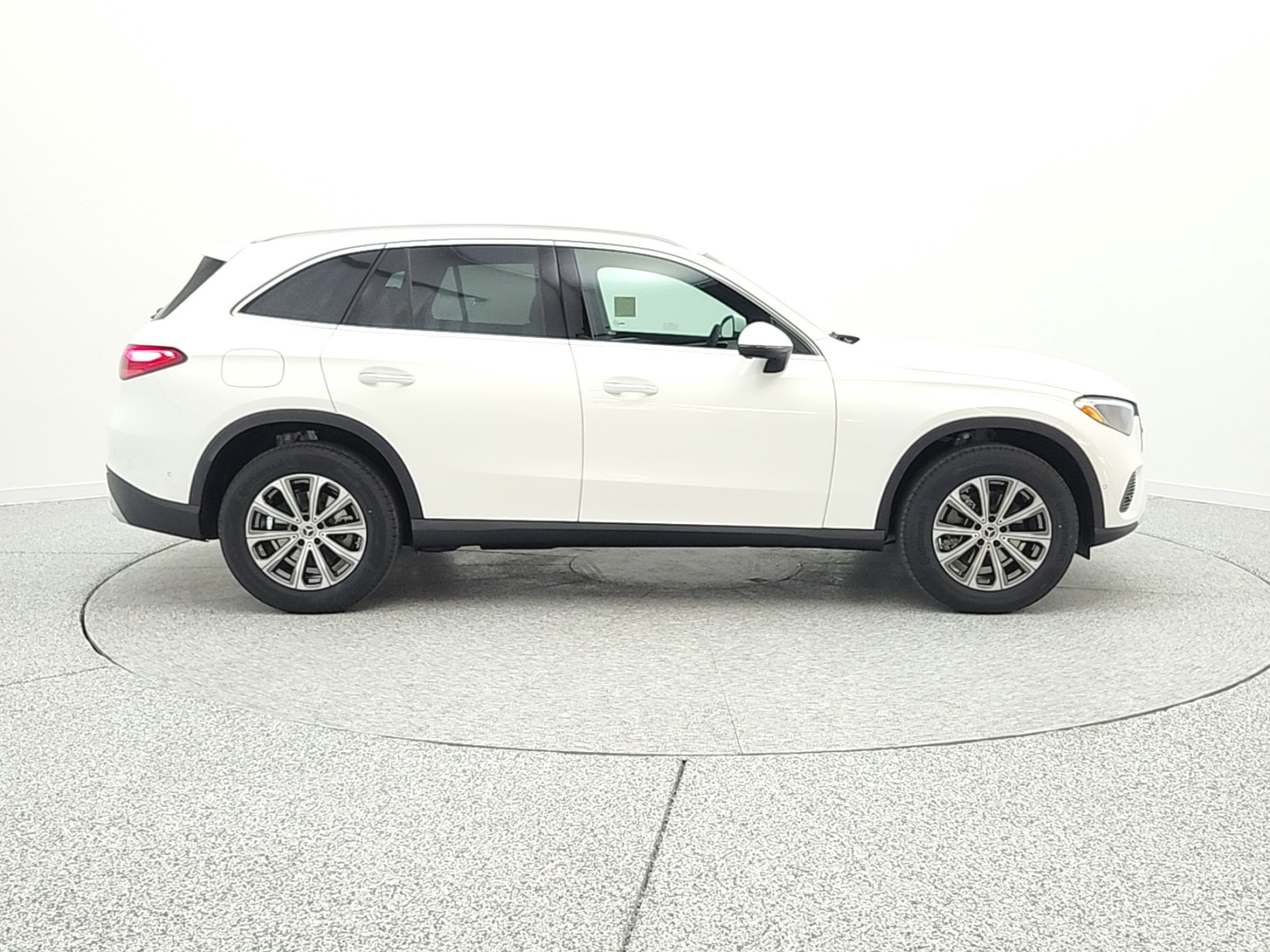 New 2026 Polar White Mercedes-Benz GLC 300 image 4