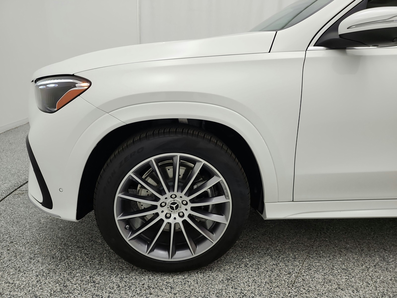 New 2026 Polar White Mercedes-Benz GLE 350 4MATIC® SUV image 13