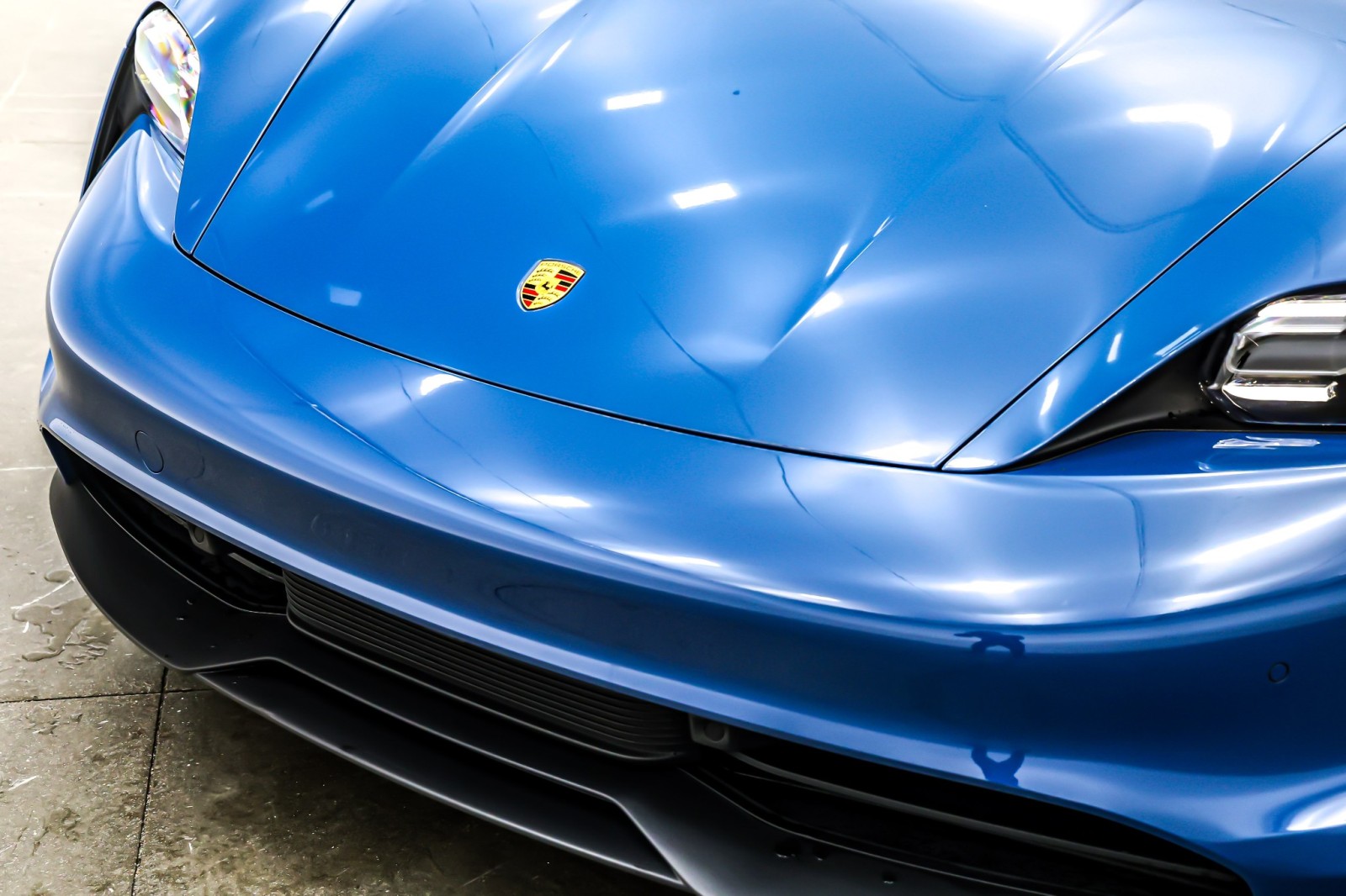 Used 2023 Neptune Blue Porsche RWD image 14