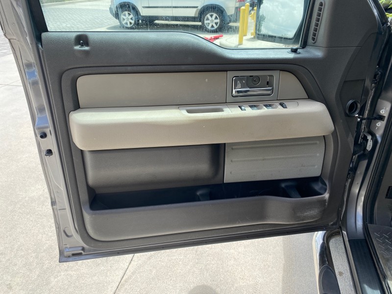 2010 Ford F-150 4 DR CREW XL LOW MILES 34,625 in , 