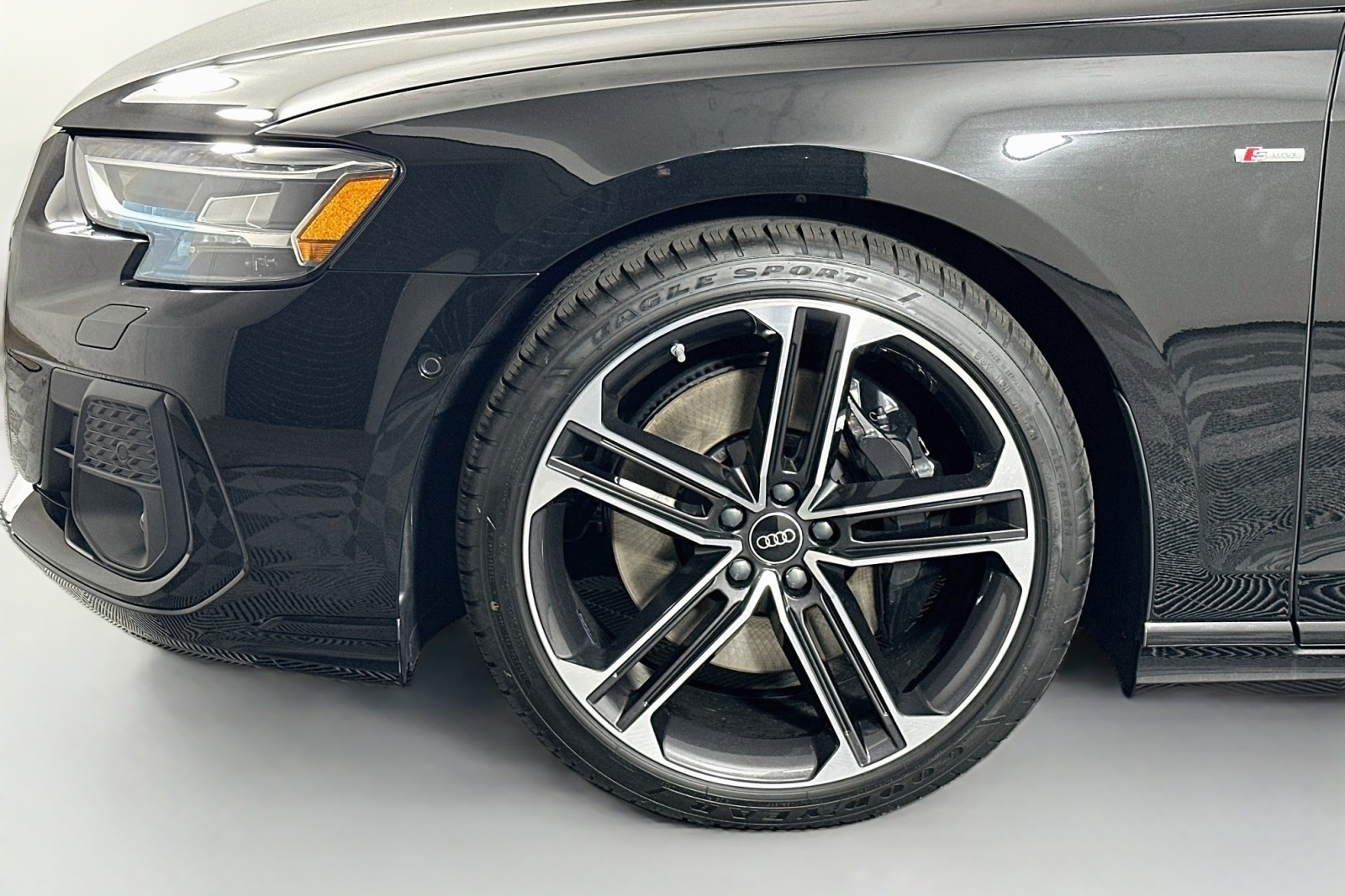 New 2027 Mythos Black Metallic Audi L Quattro image 11