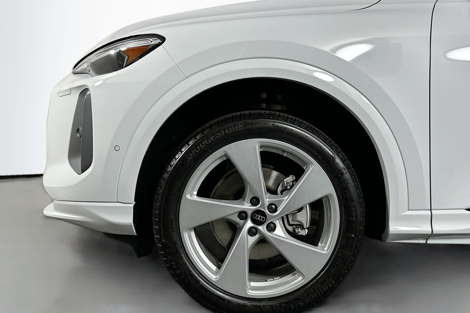 New 2025 Glacier White Metallic Audi Premium Plus image 11